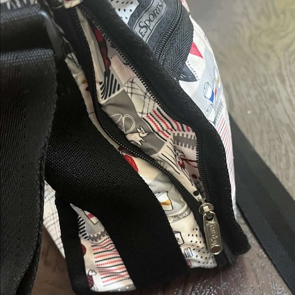 LeSportsac Deluxe Everyday Expandable Bag “Warm Wishes” - Picture 3 of 14